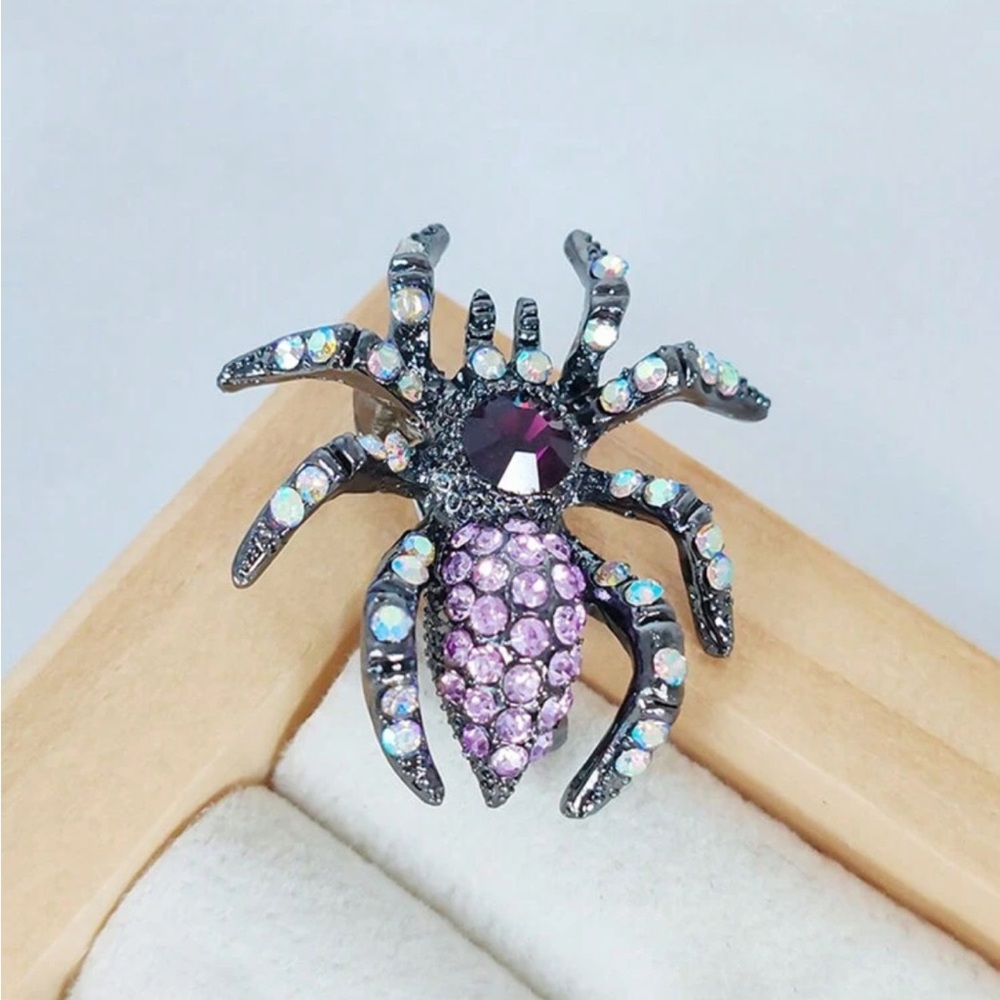 New spider brooch